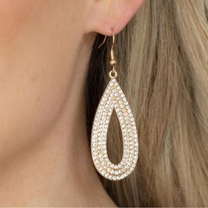 NWT Gold Exquisite Exaggeration Earrings(Last One)